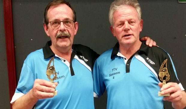 Dubbelspel kampioenen Leendert Kuijper en Theo van Ruiten.