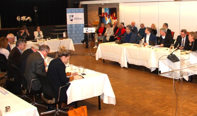 De gemeenteraad buigt zich over de aanpak van calamiteiten. | Foto en tekst: Wim Siemerink
