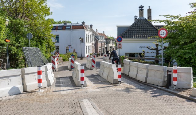 De Duikerbrug open voor voetgangers en fietsers.