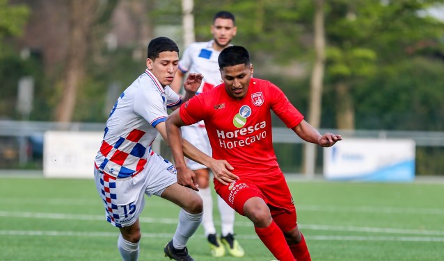 Rais Roshanali brak de ban voor Noordwijk door de 1-2 te scoren. | Foto: OrangePictures