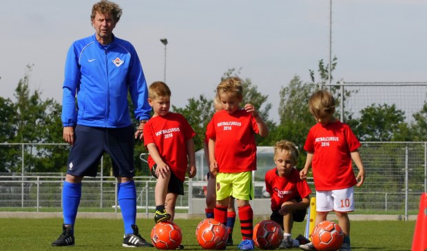 Trainer Laurens Mouter met enkele deelnemers tijdens een vorige editie kennismakingstrainingen.