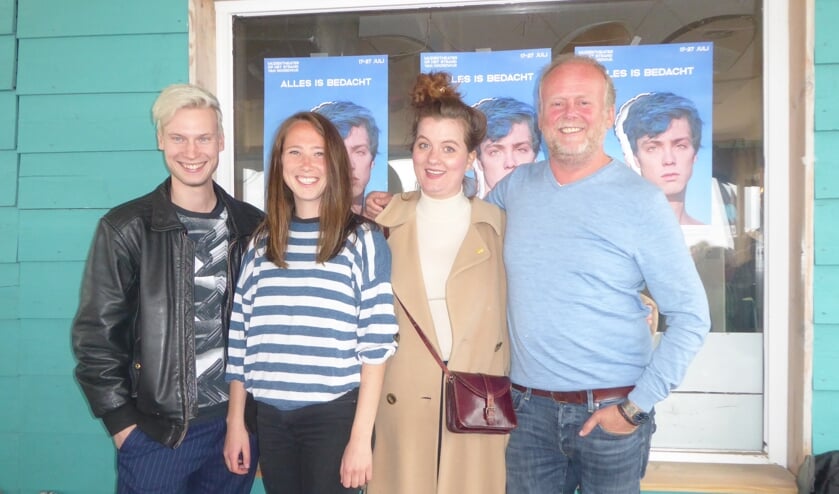 vlnr: Reinier van Harten (muziek), Ilke Paddenburg (regie en script) en de acteurs Eva van Gessel en Michiel Nooter.