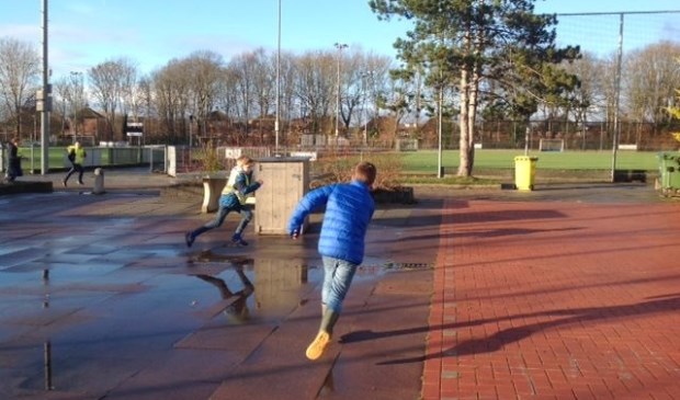 Lekker buitenspelen bij BSO De Vrijbuiters.