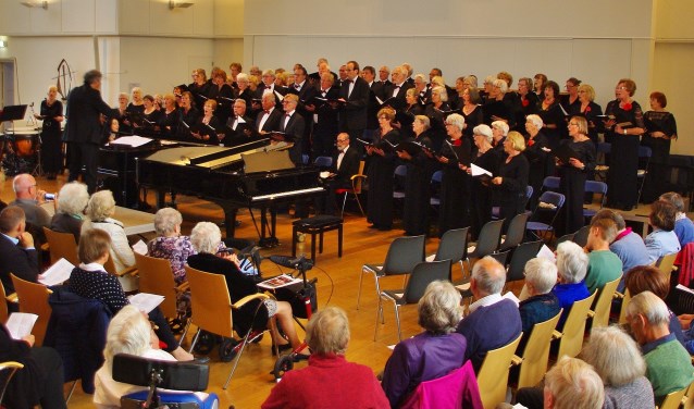 Veel bezoekers genoten van de Carmina Burana. | Foto Willemien Timmers
