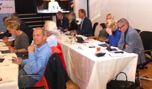 Het bespreken van diverse moties bepaalde deze keer de belangrijkste agendapunten. | Foto: WS