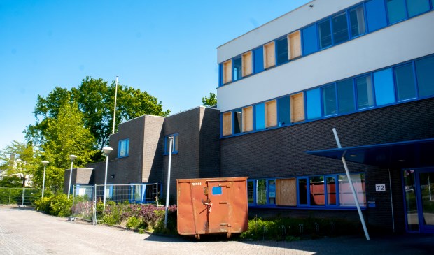 In het voormalige politiebureau aan de Hoogmadeseweg 72 zijn al wat sloopwerkzaamheden verricht.