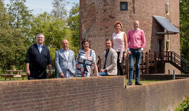 De organisatie, v.l.n.r. Klaas Slootweg, Wim Kruyt, Dorien Wassenaar, Robert Faas, Angela Kujach en Martijn Claassen.