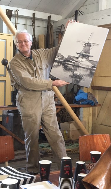 Molenaar Arthur de Groodt in en mét zijn Heesterboom. | Foto: Amber Janssen.