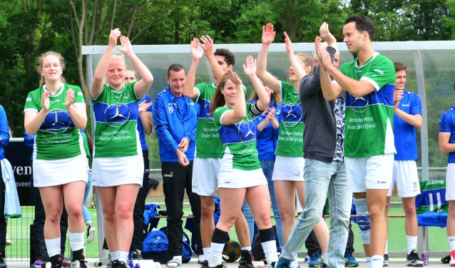 Velocitas 1 bedankt het publiek. | Foto: Frans van Herwijnen