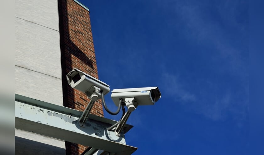 Wie weet zijn er in de buurt van de Mendeldreef beveiligingscamera's waar de jongens op te zien zijn.
