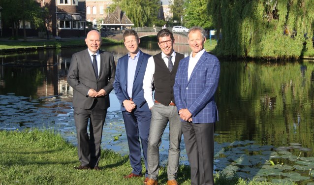 Hans Janssens Voorzitter CML, Hans Gennotte: Centrum-manager, Erwin Roodhart: Manager Stadsbreed OL, Nico Tates: Voorzitter, Ondernemend Leiden
