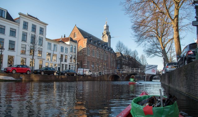 In het Ideecafé krijgen bezoekers meer te horen over het probleem van plastic vervuiling en verhalen van mensen die werken aan een oplossing. | Foto: pr