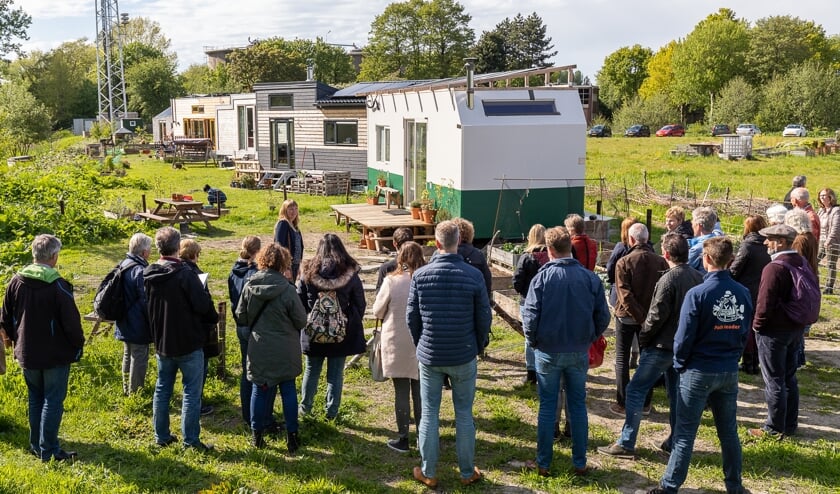 De tiny house-excursie was bedoeld om te verkennen en te inspireren. Inmiddels is er een initiatiefgroep gevormd.