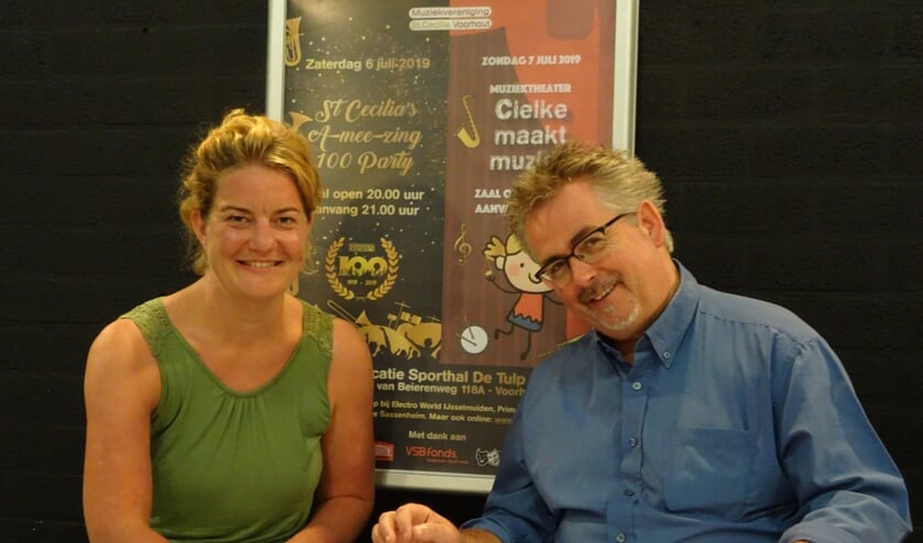 Marjoleine Mosselman en Paul Martens zetten de laatste puntjes op de 'i' voor het jubileumfeest. | Foto: pr.