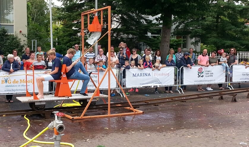 Vanmiddag gaat om 14.00 uur het Tonnetje steken van start. Ook voor het publiek leuk om naar te kijken.