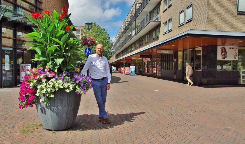Voorzitter Alexander Beekhuis voor het voetgangersgebied.