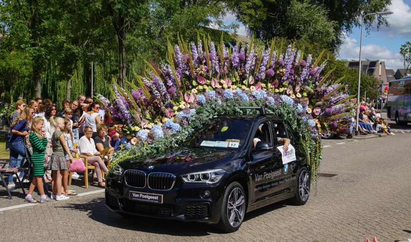 De Flower Parade Show in Bloemenveiling Royal FloraHolland in Rijnsburg is op vrijdagavond.