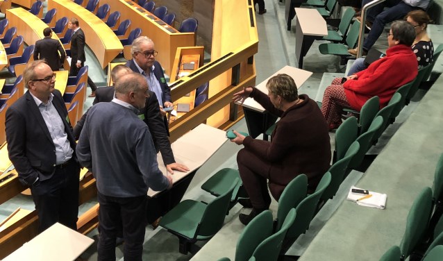 De behandeling van de vernieuwde WRM werd de eerste keer (foto) verdaagd. Bij de voortzetting werd besloten de sanctie op de praktiojkbegeleiding te vervangen door een educatieve maatregel.