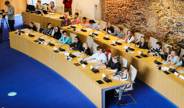 Tijdens het Bossche Kinderparlement wordt er goed naar elkaar geluisterd.Foto: Anouska den Ouden
