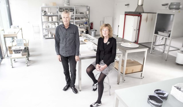 Henk Wolvers en Irene van den Hurk in het splinternieuwe atelierFoto: Niek Geneuglijk