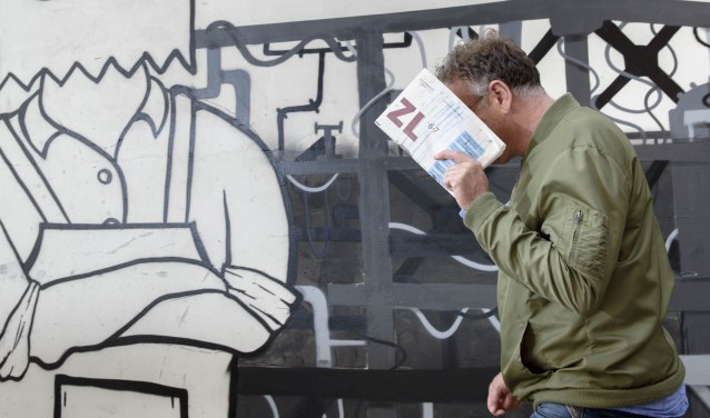 Ted Noten laat tijdens de Kunstnacht ook een bijzonder staaltje van zijn kunnen zienFoto: Ben Nienhuis
