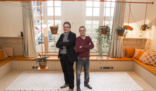 Ton Stassen en Erik Mennes in de sfeervolle Hangop. Foto: Niek Geneuglijk