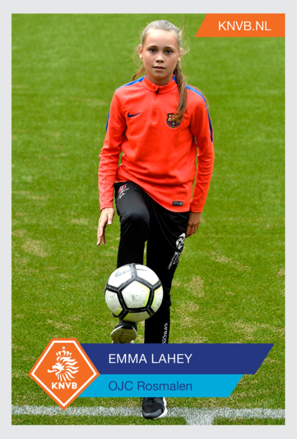 Emma Lahey (13) uit de MO15-1 van OJC Rosmalen Foto: KNVB