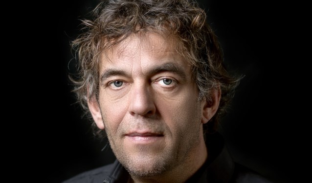 Han Kooreneef neemt je mee op een wereldreis: 25 jaar in liedjes. Foto: Aleksander Willemse