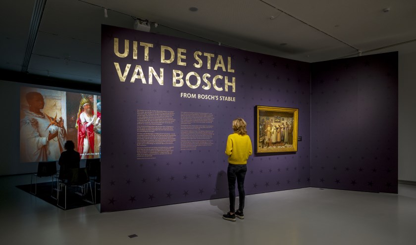 Het drieluik De Aanbidding der koningen uit het Prado in Madrid is in de expositie o.a. te zien in een film (nog net zichtbaar op de achtergrond). Foto: Joep Jacobs.