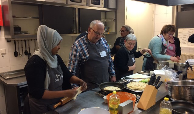 Samen genieten van lekker eten afkomstig uit alle windstreken van de wereld tijdens de Smaak van Balkum
