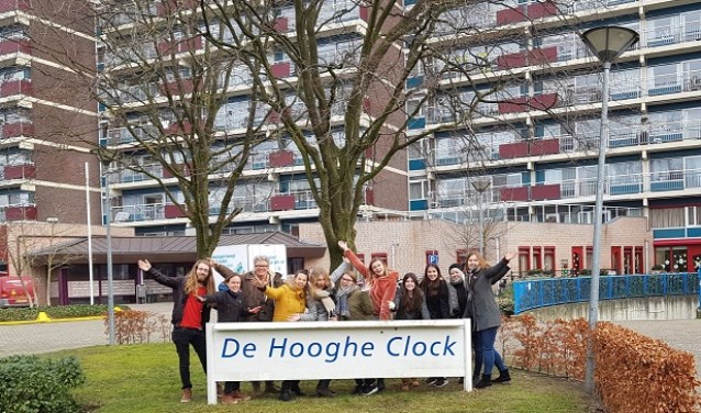 De twaalf studenten hopen het bedrag voor de tovertafel via crowdfunding binnen te halen
