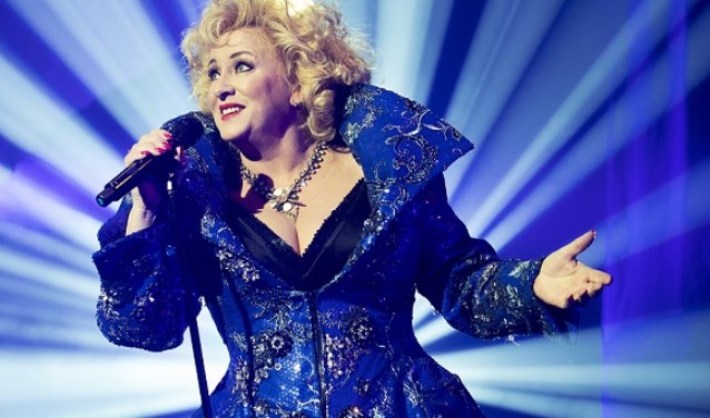 Karin Bloemen is terug met haar succesvolle theatervoorstelling 'Volle bloei'Foto: Rob Becker