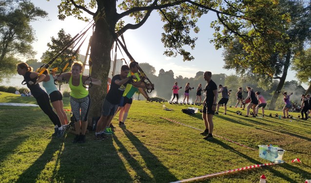 Sportief onder begeleiding bezig zijn in de buitenlucht kan vanaf 3 mei voor 50-plussers in het Bossche Westerpark in Paleiskwartier