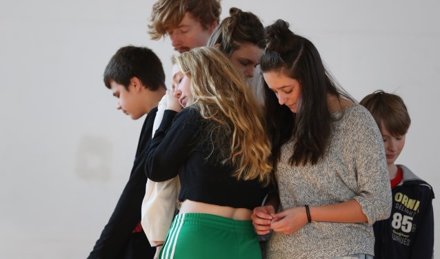 De jongeren van KLEIN VERZET hebben de afgelopen tijd druk gerepeteerd. Foto: MOON Fotografie & Film