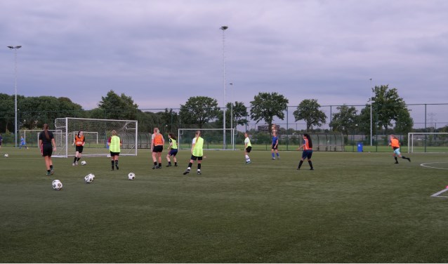 Speelsters van het EVA-team in actie tijdens de training. Foto: Kay Zaunbrecher