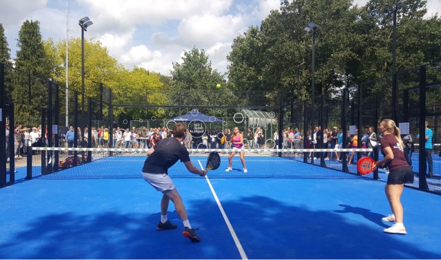 Opening van de padelbanen bij tennisvereniging Bergenshuizen in Vught. Foto: Marc Smits