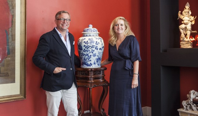 Floris van der Ven en zijn vrouw Nynke van Vanderven Oriental Art. Foto: Michel van de Langenberg.