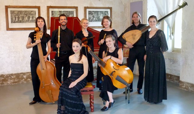 Ensemble La Favorita verzorgt het openingsconcert in de hal van het Stadhuis
