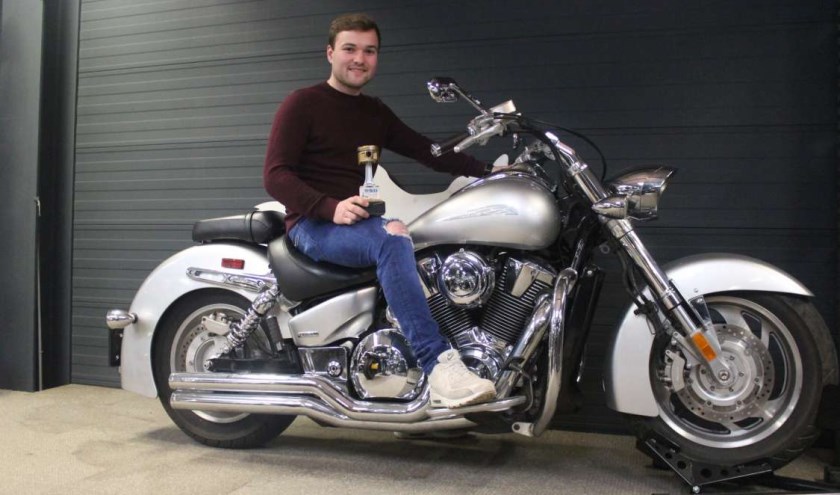 Nick Woppenkamp wint Europees kampioenschap motortechniek.