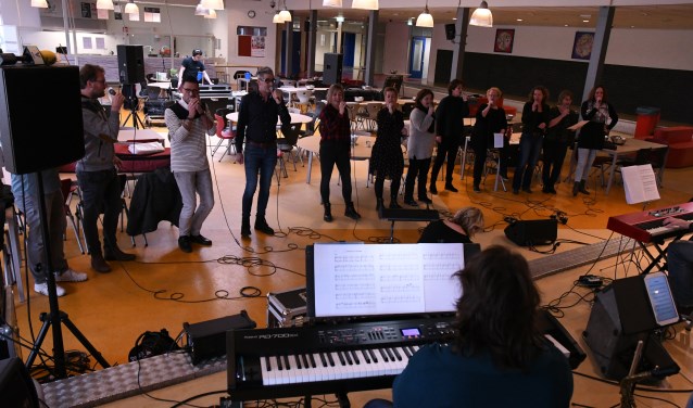 De repetities voor In Beeld zijn in volle gang. Foto: Trudy van de Steeg