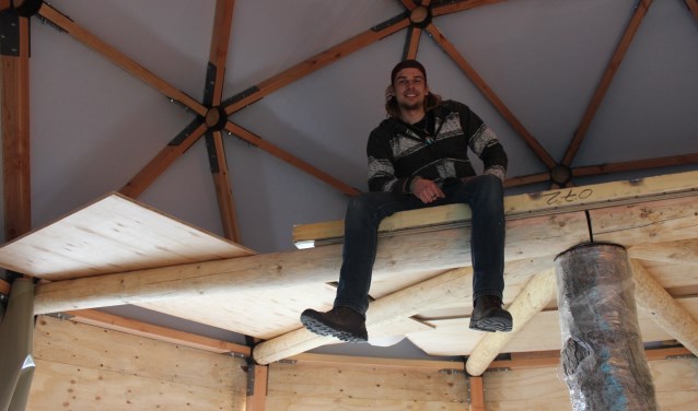 Lennart Vonk in zijn eigen Tiny House