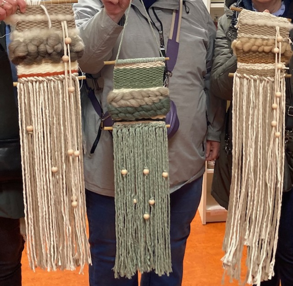 Mini wandhanger met o.a. Texelse schapenwol
