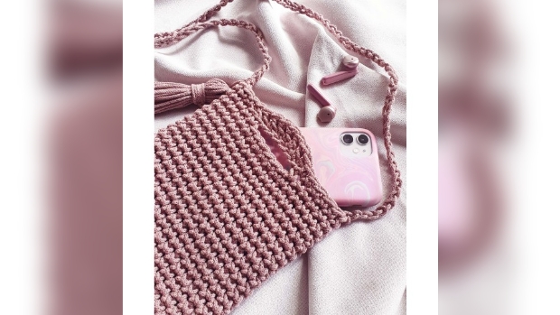 Een telefoontasje haken met Bobbinygaren