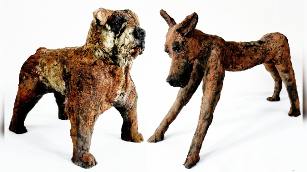 Annelies Deutekom: keramische honden