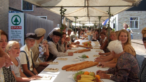Maaltijd tijdens Oosterend Present