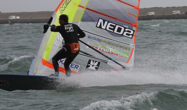 Adriaan van Rijsselberghe werd in 2014 Nederlands kampioen slalomsurfen.