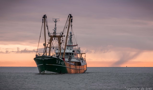 Kotter op zee, foto: Ingmar de Boer