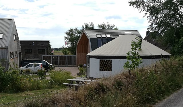 De yurt.