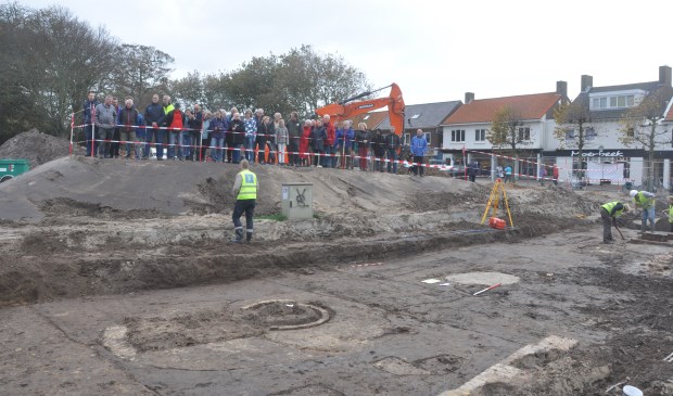 Belangstelling voor opgravingen.
