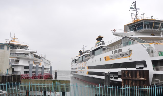 De Texelstroom en de Wagemaker in de veerhaven op 't Horntje.